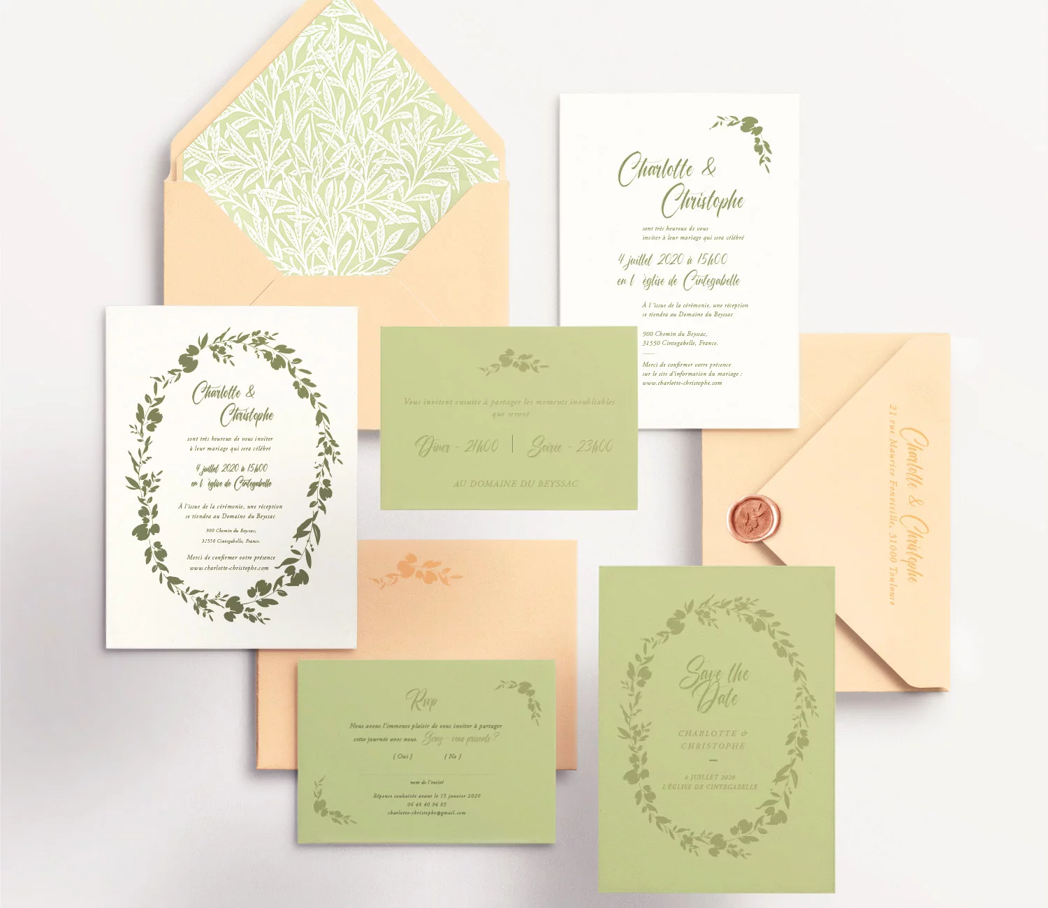 Une invitation de mariage romantique avec un design floral intemporel