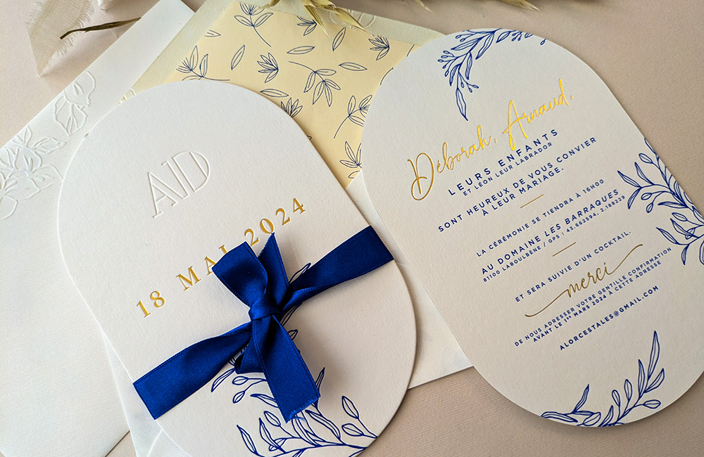 Invitation de mariage contemporaine en relief, enveloppe gaufree