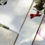 Faire-part de mariage hiver en papier coton crème avec dorure satinée